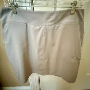 ORVIS Gray Skort  Size Large Lightweight Polyester/Spandex Pockets NWOT